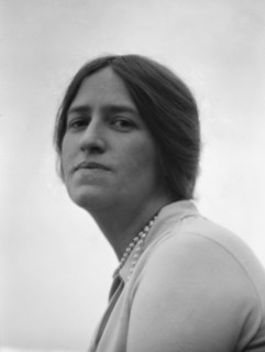 Field, Isabel, Miss, portrait photograph, 1928 June. Creator: Arnold Genthe.
