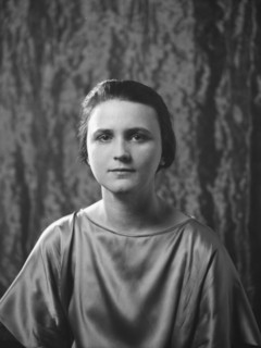 Hale, Richard, Mrs., portrait photograph, 1924 Apr. 8. Creator: Arnold Genthe.