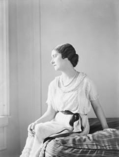 Norman, D., Mrs., portrait photograph, 1925 July 22. Creator: Arnold Genthe.