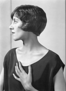 Ray, Caroll, Miss, portrait photograph, 1923 Nov. 3. Creator: Arnold Genthe.