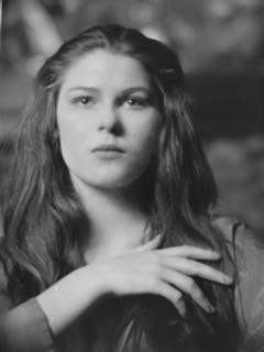 Baldwin, A., Miss, portrait photograph, 1916 or 1917. Creator: Arnold Genthe.