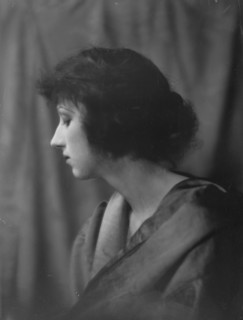 Beach, Mrs., portrait photograph, 1915 Dec. or 1916 Jan. Creator: Arnold Genthe.