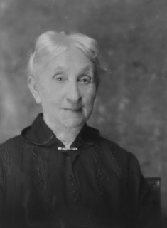 Boulton, George, Mrs., portrait photograph, 1916 or 1917. Creator: Arnold Genthe.