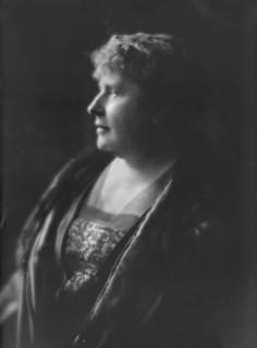 Brackett, Edgar L., Mrs., portrait photograph, 1917 Oct. 10. Creator: Arnold Genthe.