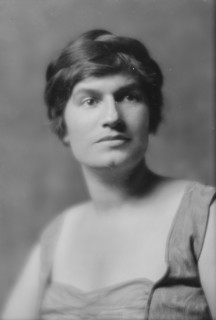 Braden, Adele, Miss, portrait photograph, 1915 Nov. 5. Creator: Arnold Genthe.