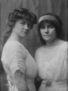Brenon, Juliet and Aileen, Misses, portrait photograph, 1912 or 1913. Creator: Arnold Genthe.