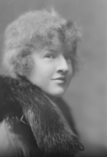 Brooke, Marguerite, Miss, portrait photograph, 1915 June 14. Creator: Arnold Genthe.