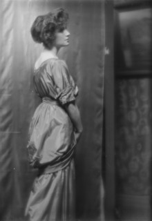 Bruguie`re, Peder, 2nd, Mrs., portrait photograph, 1912 Apr. 11. Creator: Arnold Genthe.