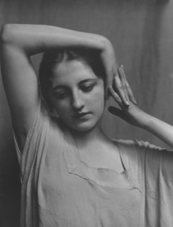 Bruns, Mona, Miss, portrait photograph, 1916. Creator: Arnold Genthe.
