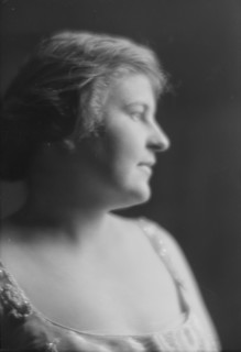 Bulen, Miss, portrait photograph, 1914 Dec. Creator: Arnold Genthe.