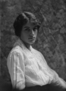 Bull, Miss, portrait photograph, 1913. Creator: Arnold Genthe.