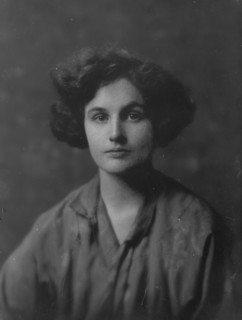 Byrne, Beatrice, Miss, portrait photograph, 1917. Creator: Arnold Genthe.