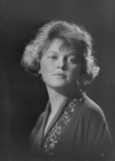 Chamberlain, Margaret, Miss, portrait photograph, between 1917 and 1920. Creator: Arnold Genthe.