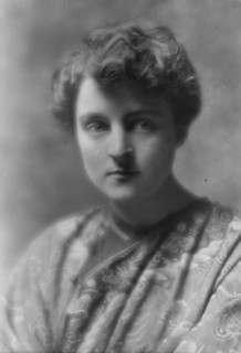 Cleveland, Marion, Miss, portrait photograph, ca. 1915. Creator: Arnold Genthe.