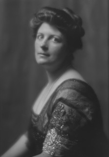 Cloud, A.T., Mrs., portrait photograph, 1913. Creator: Arnold Genthe.