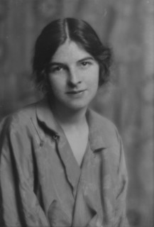 Coleman, C., Miss, portrait photograph, 1915 Feb. 26. Creator: Arnold Genthe.