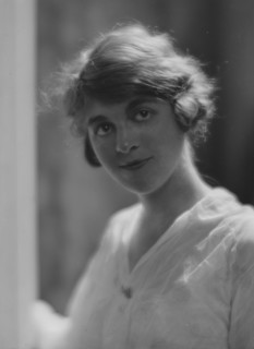 Corbin, Louise, Miss, portrait photograph, 1916. Creator: Arnold Genthe.