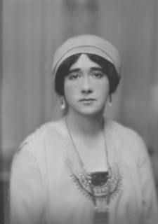 Cox, Marion, Miss (Mrs. J.W. Cox), portrait photograph, 1915 May 17. Creator: Arnold Genthe.