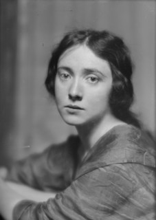 Dale, Gretchen, Miss (Mrs. Howard Estabrook), portrait photograph, 1913 or 1914. Creator: Arnold Genthe.