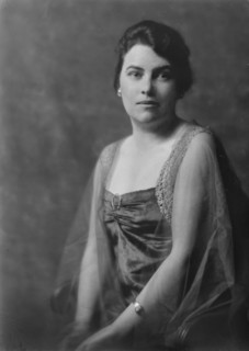 Dodge, A.H., Mrs., portrait photograph, 1917 Oct. 2. Creator: Arnold Genthe.