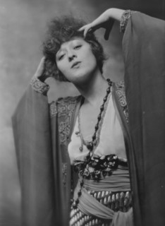 Dolly sister, portrait photograph, 1916. Creator: Arnold Genthe.