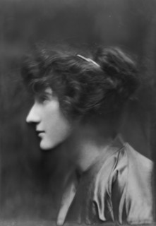 Eder, Helen, Miss, portrait photograph, 1913. Creator: Arnold Genthe.