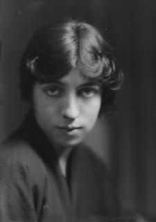 Edwards, Robert, Mrs., portrait photograph, 1914 Apr. 9. Creator: Arnold Genthe.