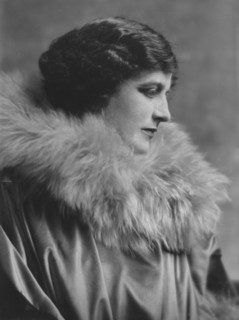 Elliott, Maxine, Miss, portrait photograph, 1917. Creator: Arnold Genthe.