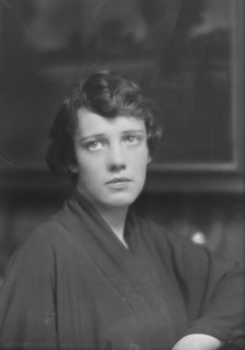 Elwood, Catharine, Miss, portrait photograph, 1915 Apr. 7. Creator: Arnold Genthe.