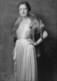 Felsenheld, Miss, portrait photograph, 1914 Oct. 23. Creator: Arnold Genthe.