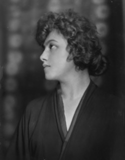 Fisher, Dorothy, Miss, portrait photograph, 1915. Creator: Arnold Genthe.