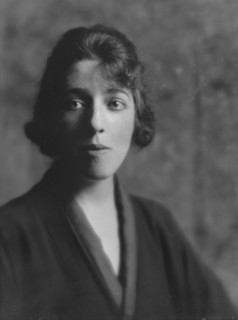 Fullen, D., Miss, portrait photograph, 1916. Creator: Arnold Genthe.