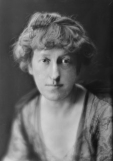 Getty, Samuel, Mrs., portrait photograph, 1915. Creator: Arnold Genthe.