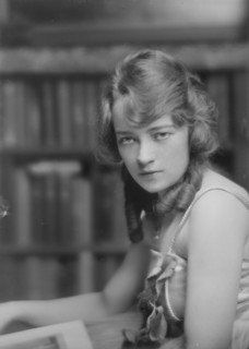 Glover, Marian, Miss, portrait photograph, 1917 Nov. 3. Creator: Arnold Genthe.