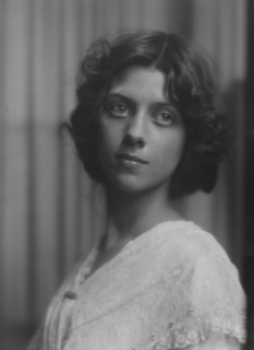 Hadden, Edith, portrait photograph, 1913. Creator: Arnold Genthe.