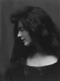 Hayes, Irene, portrait photograph, 1914 May 18. Creator: Arnold Genthe.