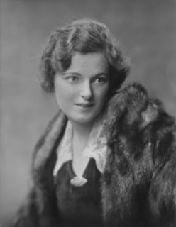 Hayes, Irene, portrait photograph, 1917 Sept. 27. Creator: Arnold Genthe.