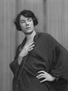 Henry, H., Miss, portrait photograph, 1917 Feb. 16. Creator: Arnold Genthe.
