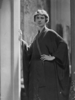 Hill, Douglas, Miss, portrait photograph, 1916. Creator: Arnold Genthe.