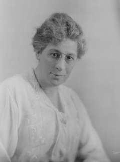 Houston, N.S., Miss, portrait photograph, 1916. Creator: Arnold Genthe.