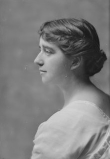 Hughes, B.E., Mrs., portrait photograph, 1916 Jan. 24. Creator: Arnold Genthe.
