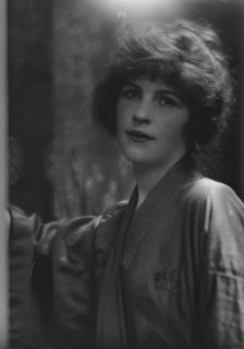 Huyler, Margaret, Miss, portrait photograph, 1914 July 12. Creator: Arnold Genthe.