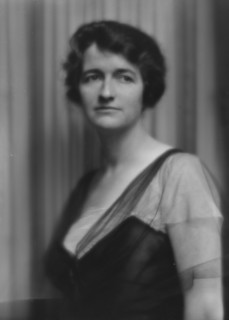Jolliffe, Virginia, Miss, portrait photograph, 1913. Creator: Arnold Genthe.