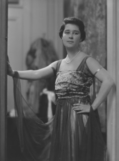 Joske, A., Mrs., portrait photograph, 1916. Creator: Arnold Genthe.