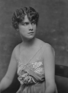 Kennedy, Shaw, Miss, portrait photograph, 1916 or 1917. Creator: Arnold Genthe.
