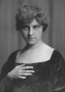 Kleber, Pauline, Miss, portrait photograph, 1916 Mar. Creator: Arnold Genthe.