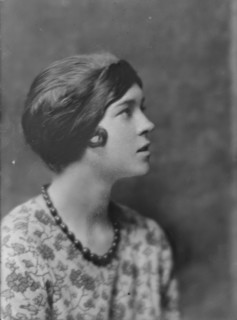Le Gallienne, Eva, portrait photograph, not before 1916 Jan. Creator: Arnold Genthe.