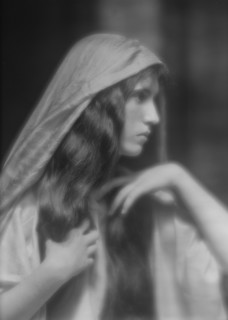 Maude, Bonnie, Miss, portrait photograph, between 1912 and 1918. Creator: Arnold Genthe.