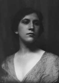 May, Miss, portrait photograph, 1913. Creator: Arnold Genthe.