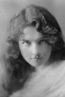 McMahon, Helen, Miss, or Dorothy McMahon, portrait photograph, between 1913 and 1915. Creator: Arnold Genthe.
